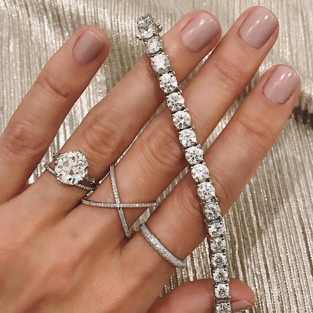 5 Wedding Day Jewelry Ideas for the Bride