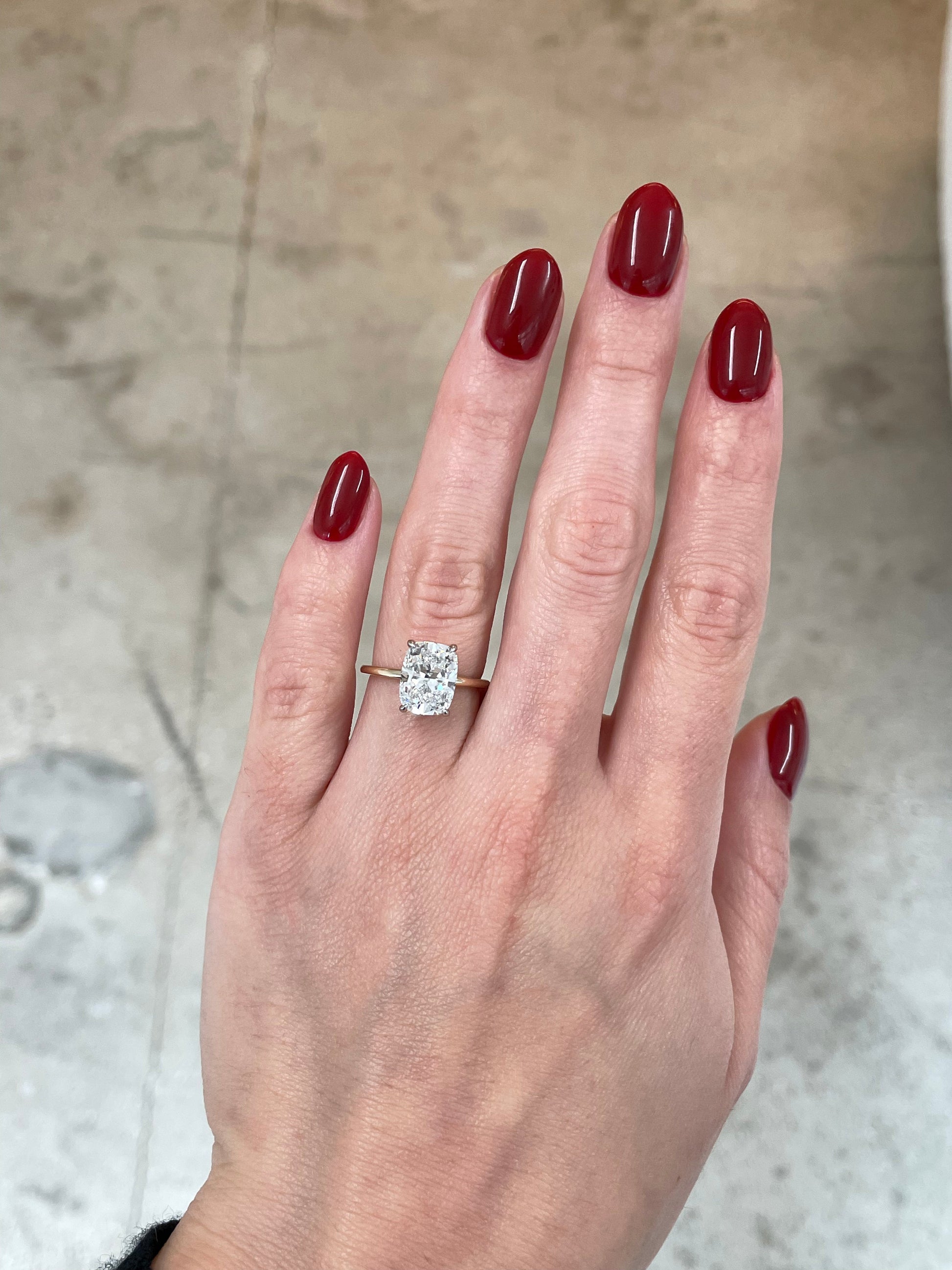 Whisper Thin Antique-Style Cushion YG 40674679619672