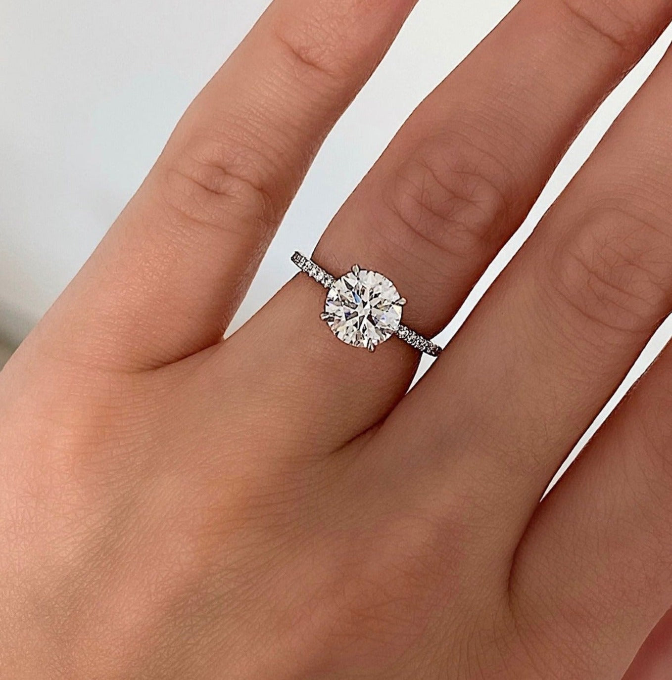 Whisper Thin Pave Round PLT 40675118743640