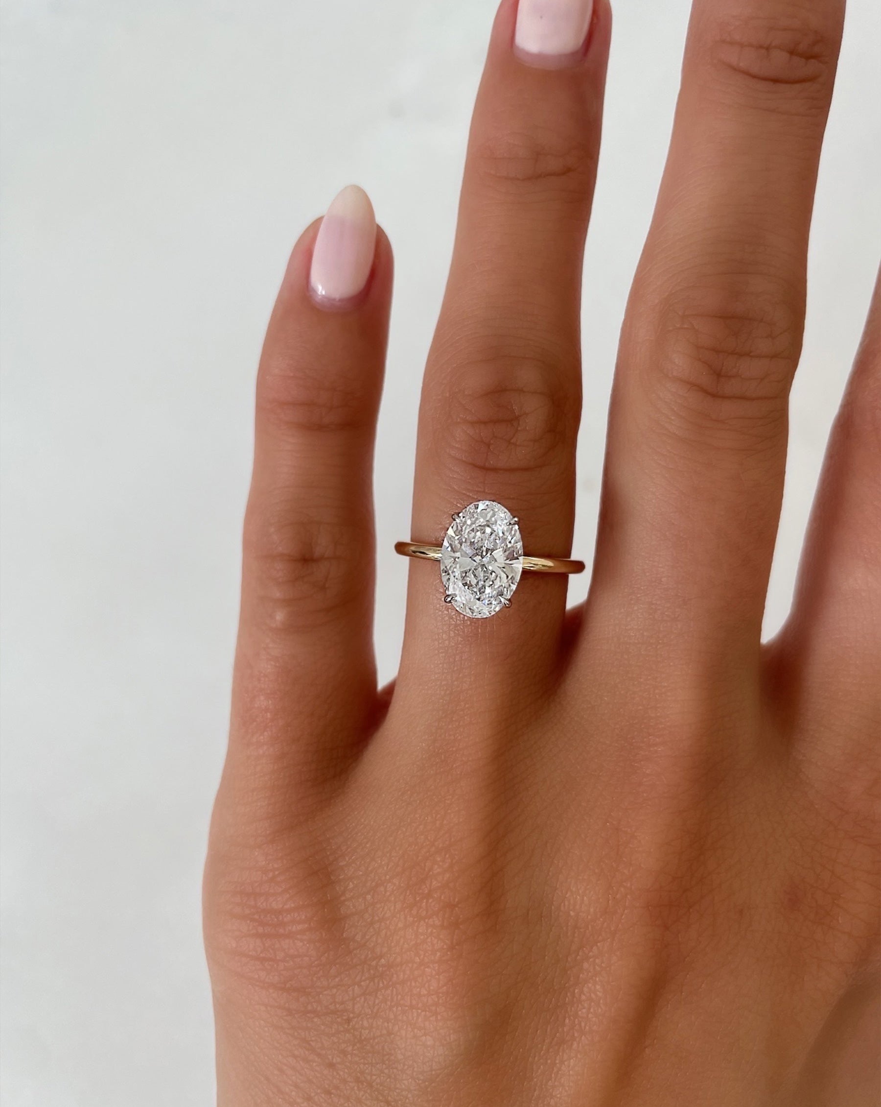 Whisper Thin Oval YG 40674678243416