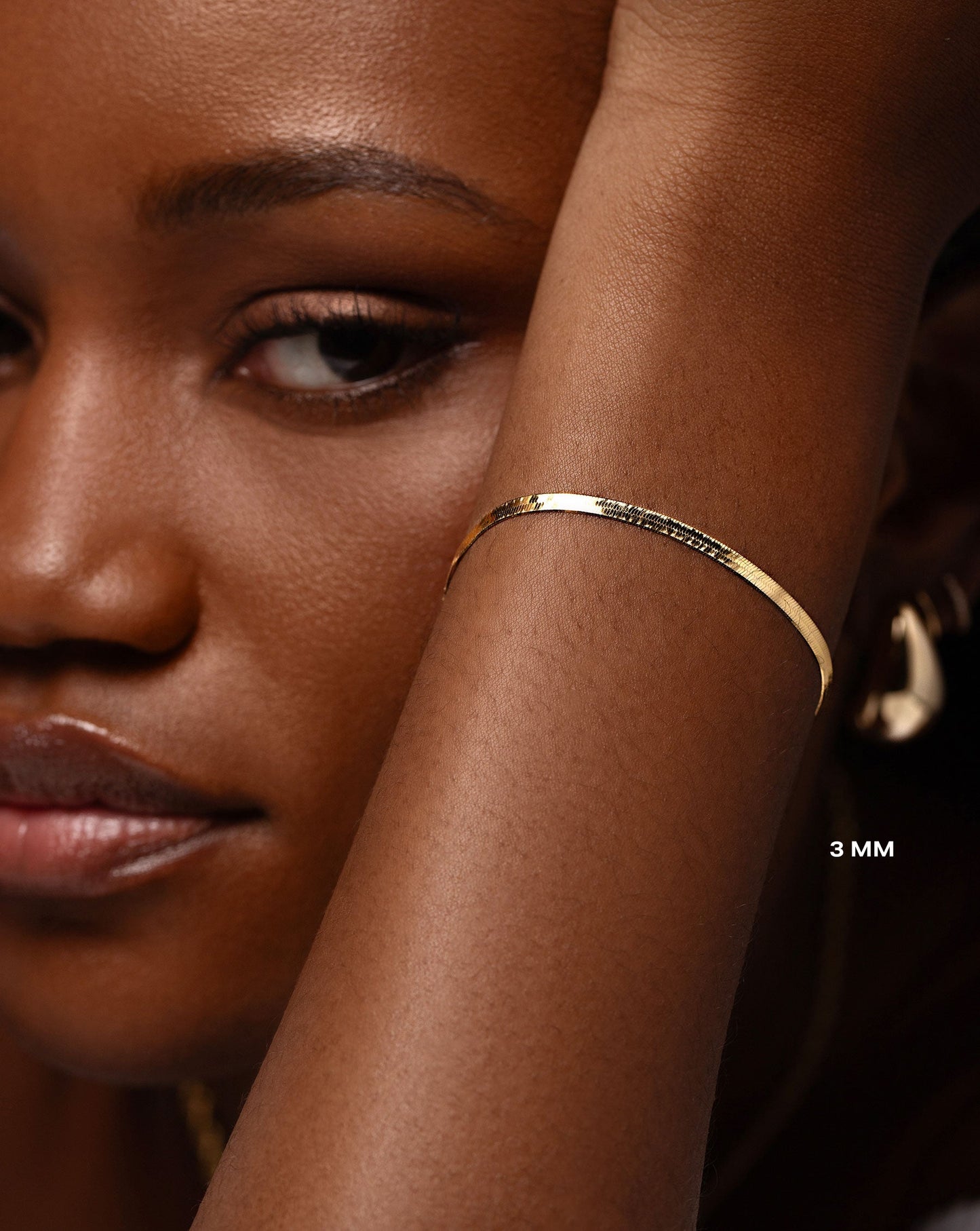 Herringbone Chain Bracelet size 3mm shown on wrist of model