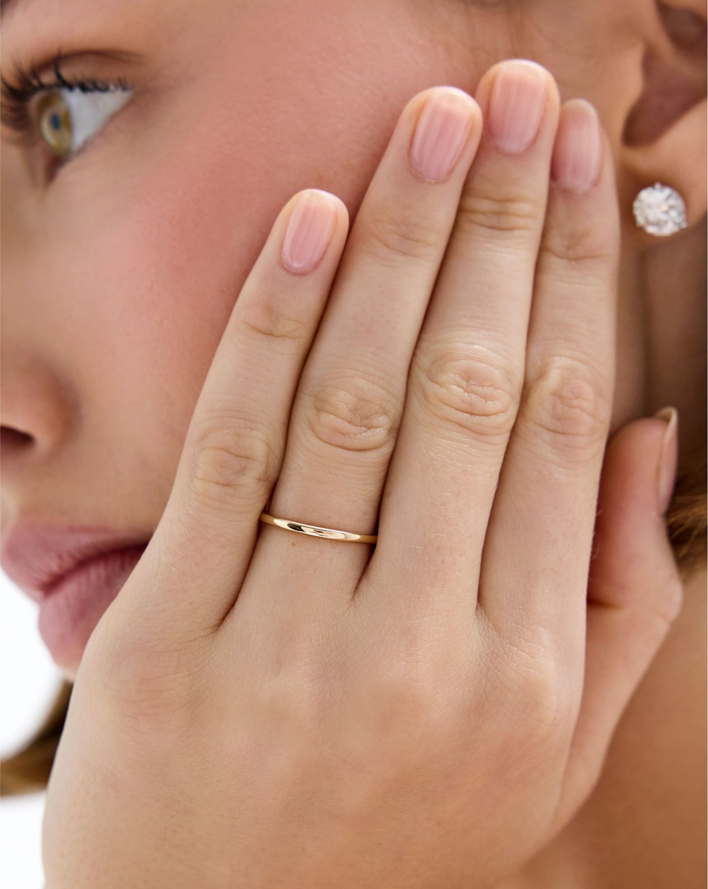Model wearing Whisper Thin Band global