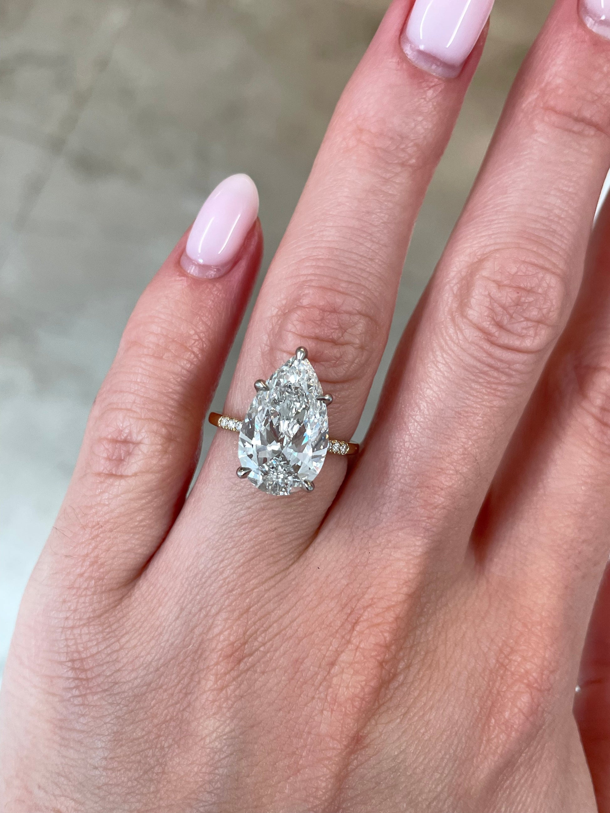 Whisper Thin Trio Pear PLT 40677658394712