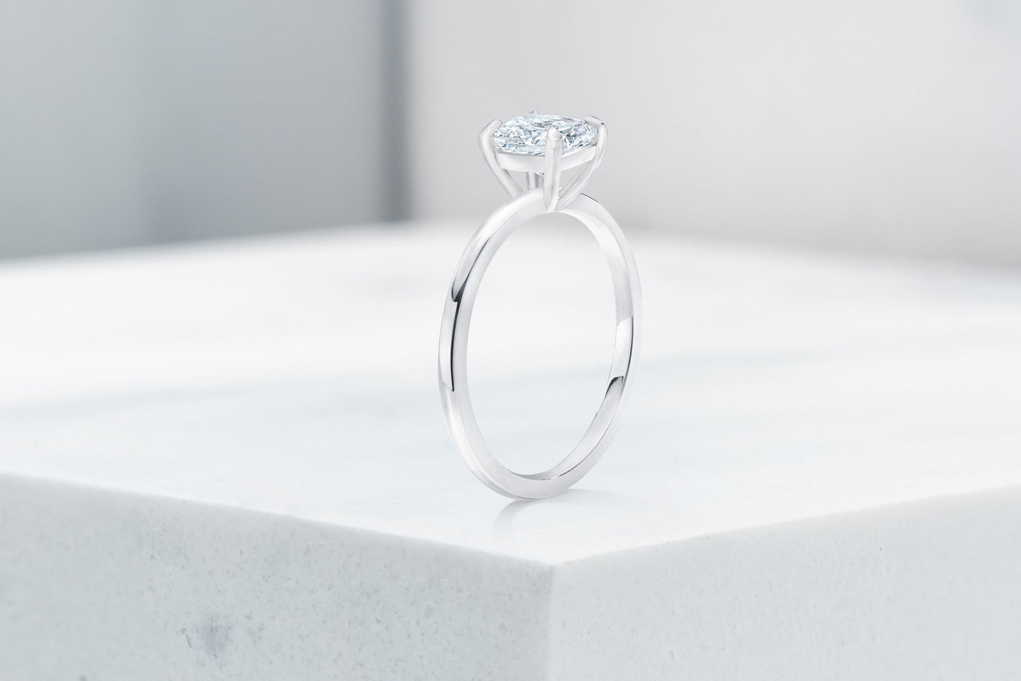 Vow Vow Engagement Rings Cushion / Platinum / Original Design Madison. 33281473871960