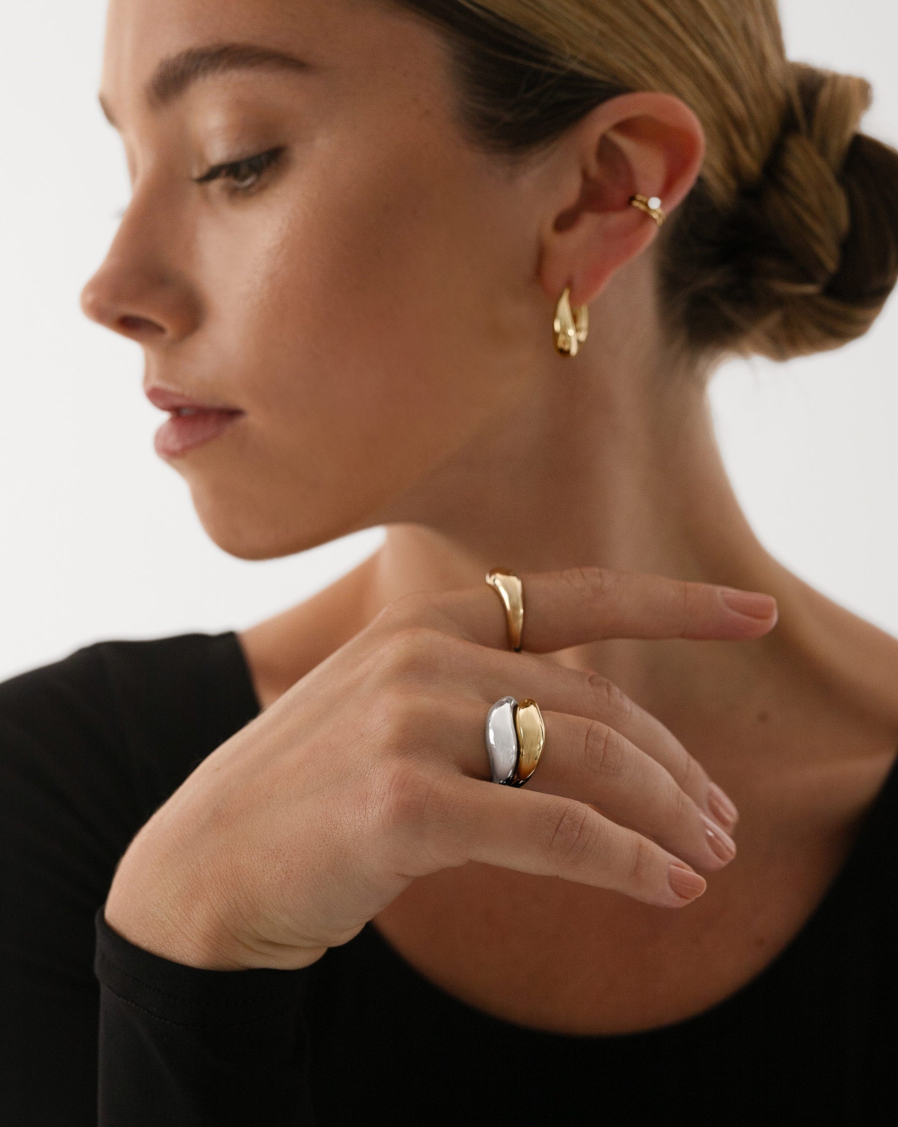 Ring Concierge Movement Collection 14k Gold | show-white-buttons